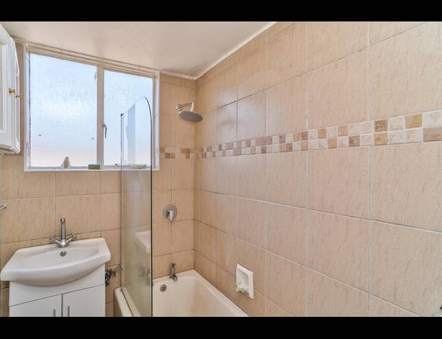 3 BEDROOM FLAT RENTED IN MORNINGSIDE